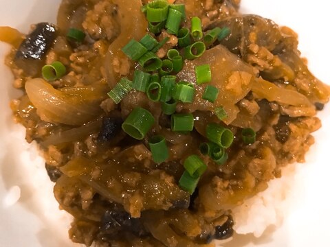 ピリ辛ナスの味噌煮丼